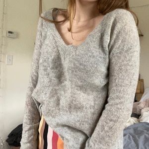 100% Cashmere Grey V-Neck